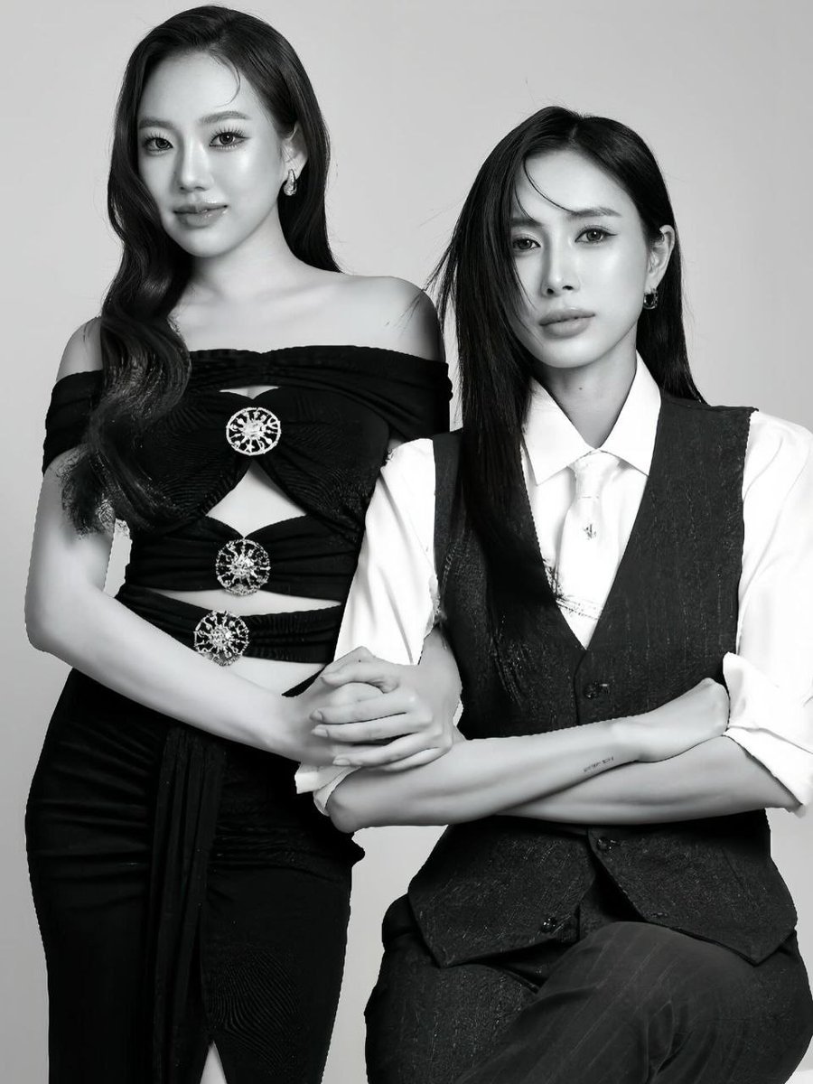 dochilove2's tweet image. 태국 퀴어 시리즈 'Once Again'
Lux ×Mulan
루머로만 돌았는데 LuxMulan의 새 시리즈가 맞았구나.

📕 4년 전 헤어진 Rancharavi과 Virin은 상처를 안은 채 다시 만나는데..과연 그들의 사랑은 두 번째 기회를 얻은 수 있을까?

#OnceAgain