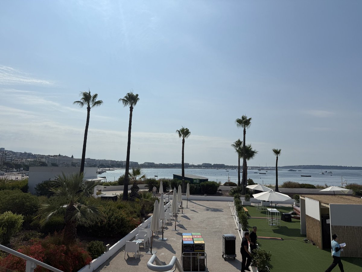 hagaetc's tweet image. Had a great time at @EthCC Cannes - really well run event, will be back!
Also fun having presented at the same stage as Cannes Film Festival main stage 🤙