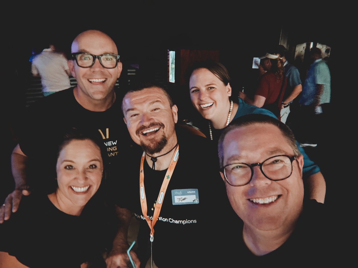 themerrillsedu 👓👗💚 #interACTIVEclass tweet media