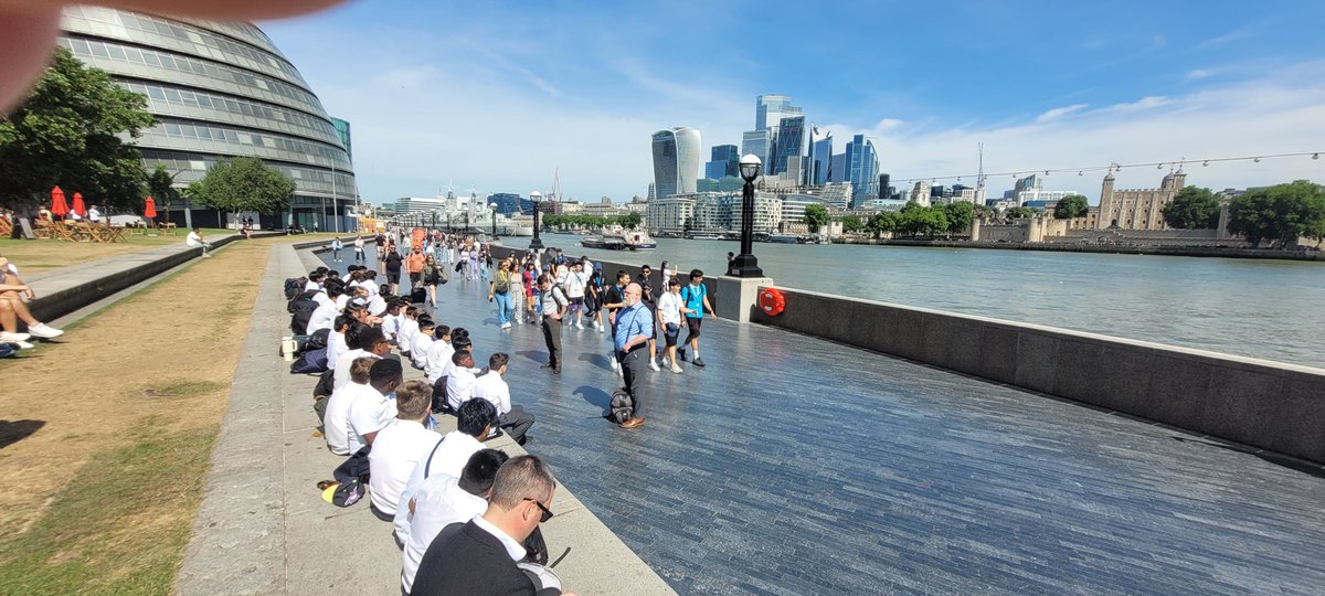 Farchynys tweet media