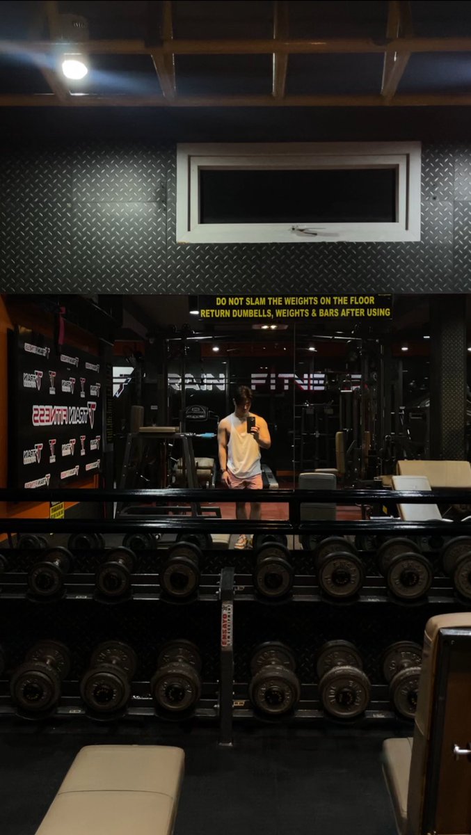 Lifting to clear my mind. 🧠💨