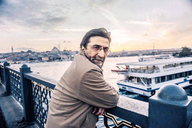 MilHekDer's tweet photo. Milletimizin gür sesi, kalemini vatanın ve milletin bekâsı için bir mızrak gibi kullanan büyük dava adamı Nihat Genç’in vefatını derin bir üzüntüyle öğrenmiş bulunuyoruz.  

O, sadece bir yazar değil; fikirleriyle, duruşuyla, inancıyla bir nesle cesareti, haysiyeti ve memleket sevdasını öğreten bir öncüydü. Türk milletinin değerlerine sadakati, küresel rüzgârlara karşı eğilmeyen başı, bizler için daima yol gösterici olacaktır.  

Milliyetçi Hekimler Derneği olarak, bu büyük kaybın acısını yüreğimizde hissediyor, merhuma Allah’tan rahmet, ailesine, sevenlerine ve aziz Türk milletine başsağlığı diliyoruz.  

Ruhu şad, mekânı cennet olsun.