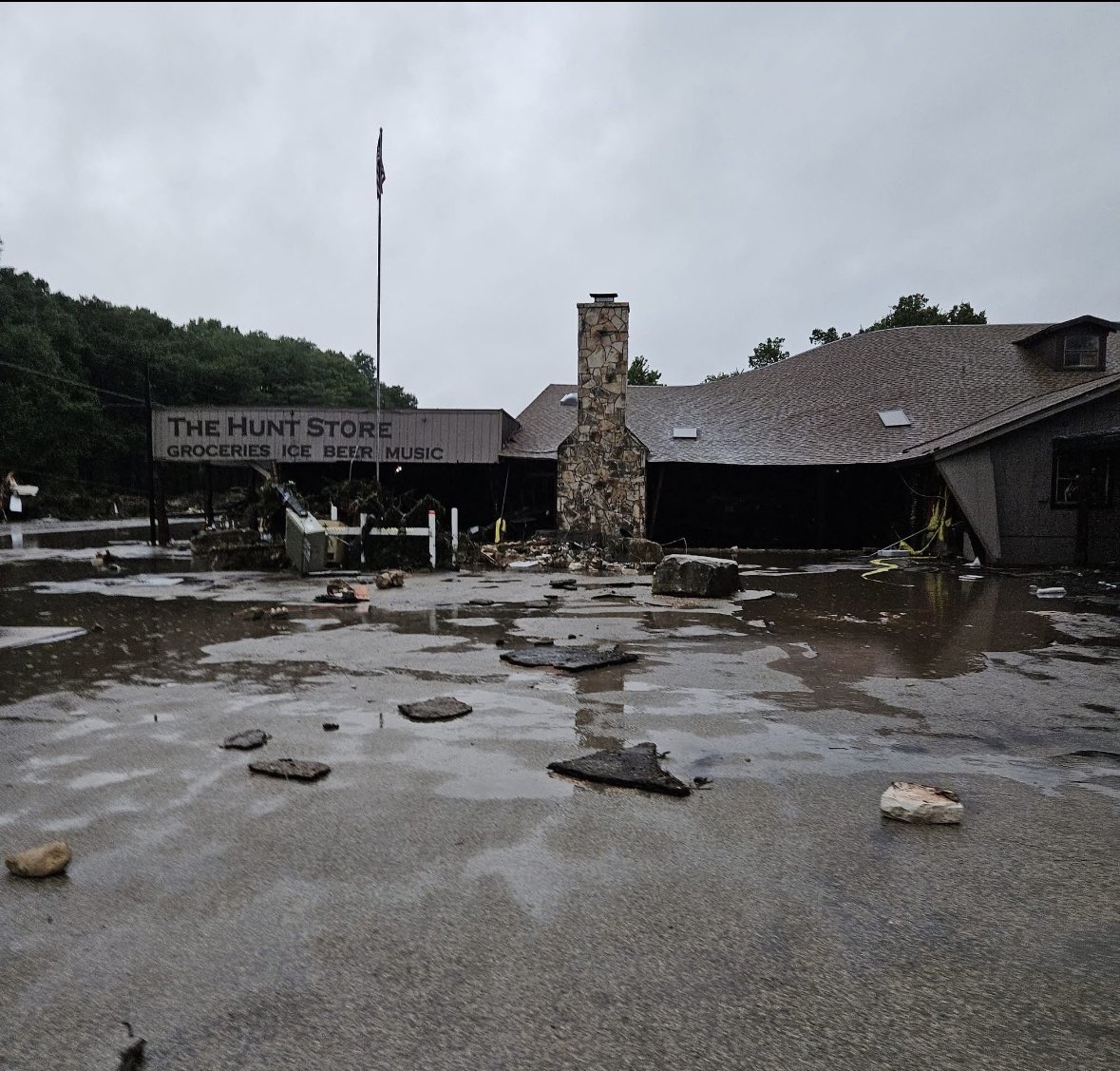FarmerTedofX's tweet photo. Hunt Store #kerrville #hunttx #flooding @ksatnews https://t.co/5g8pEZ7LpE