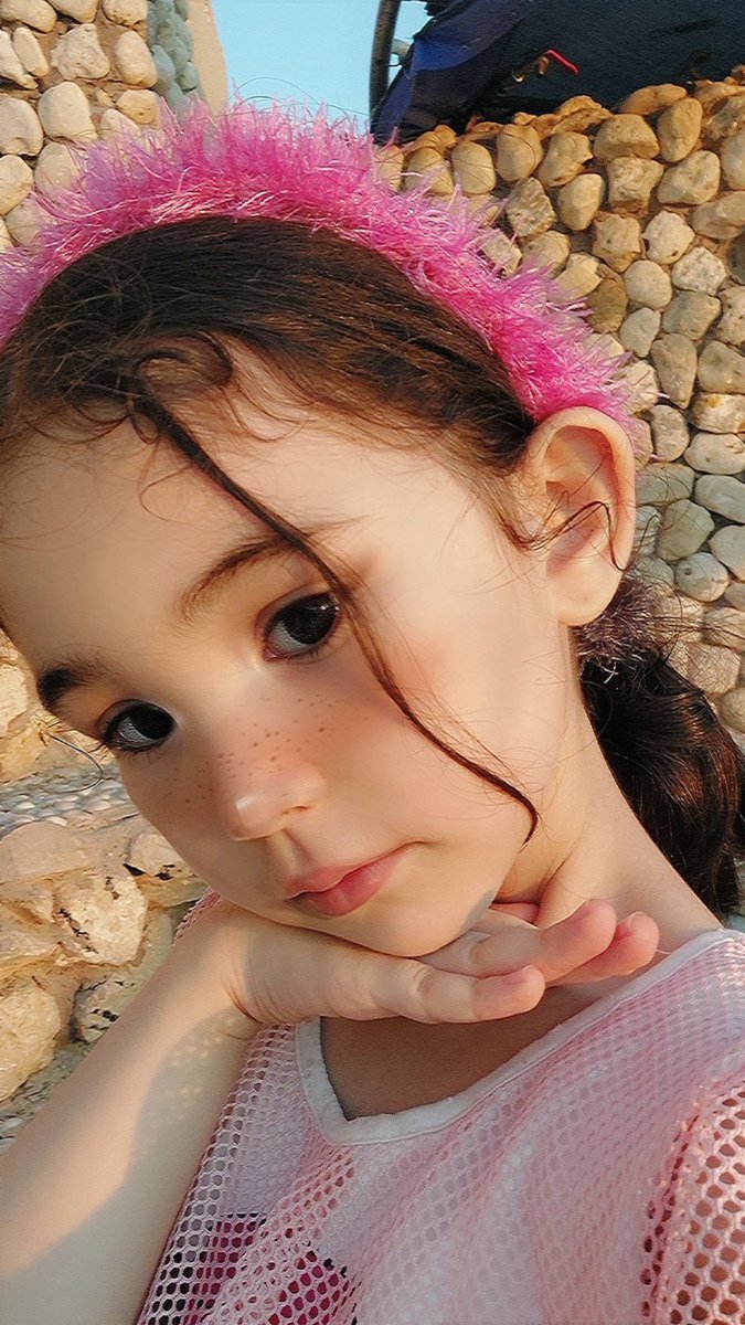 Please don’t skip me 🥺

My name is Maryam. I’m a child from Gaza and for almost two years all I’ve heard are bombS
We’ve lost everything, even hope
Please help my family. We need food🙏🤍

chuffed.org/project/help-m…