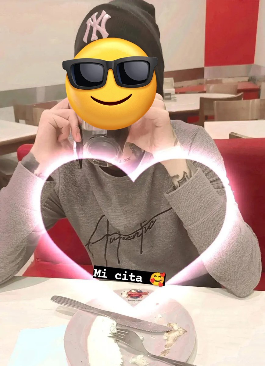 _GoddessDevil's tweet photo. Almuerzo con Mi Amor 😍🖤
Si te muestro su carita te enamoras vos tambien #Cornudo #cuckold #pagafantas 🖕🏻😅 https://t.co/Pp5zpcgmkT