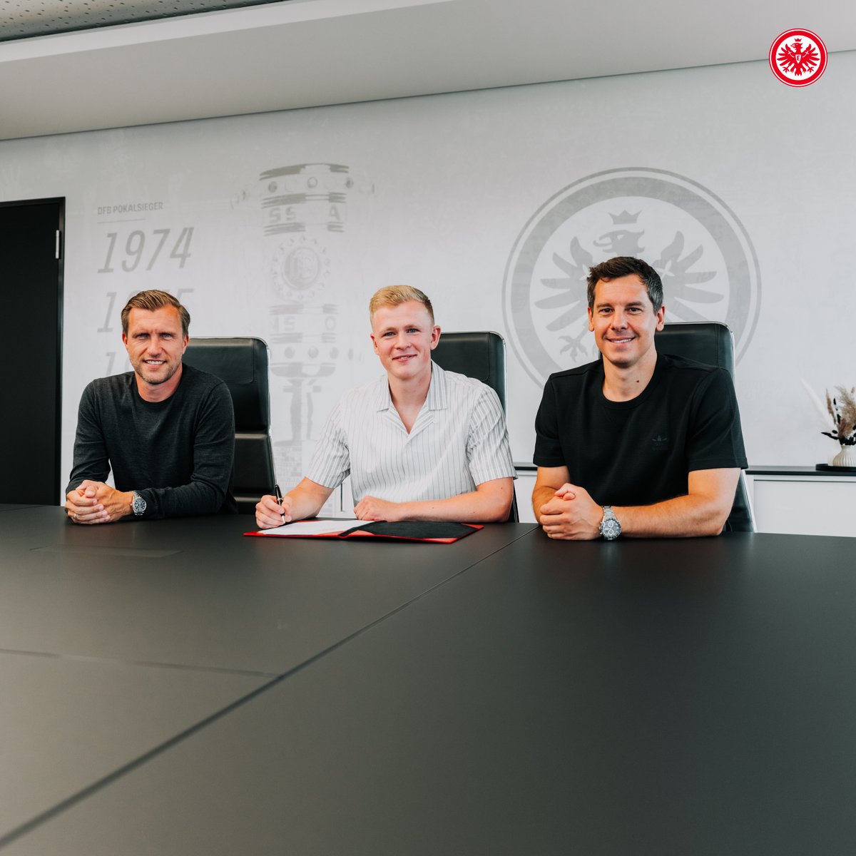 Tinte ist trocken - 𝟐𝟎𝟑𝟎! ✍️🔥
#SGE | #Burkardt2030