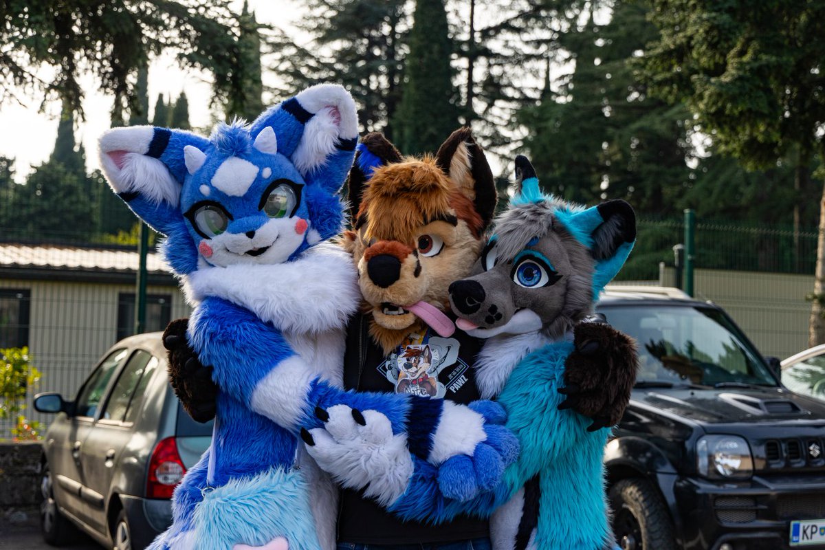 Nate Fosky 🦊🐶✨🌸💙 (@nfosky) on Twitter photo A soft hug feels like heaven.
Especially when it's from two adorable fluffs like <a href="/Crispy_Dwagon/">Cris.py ➡️Awoostria ➡️GoldenHorn</a> and <a href="/PawIkaros/">Ikaros 🔜 Eurofurence 29 🇩🇪 🔜 GoldenHorn 🇸🇮</a>~
💙✨🤍✨🩶✨🤎✨🩵
Fosky loves it~ 🥰🤗✨
Happy #FursuitFriday
📍<a href="/GoldenHornSlo/">🐐 GoldenHorn Convention ✨</a>
📸 <a href="/PawIkaros/">Ikaros 🔜 Eurofurence 29 🇩🇪 🔜 GoldenHorn 🇸🇮</a>
#furry #fursuit #hug #goldenhorn A soft hug feels like heaven.
Especially when it's from two adorable fluffs like <a href="/Crispy_Dwagon/">Cris.py ➡️Awoostria ➡️GoldenHorn</a> and <a href="/PawIkaros/">Ikaros 🔜 Eurofurence 29 🇩🇪 🔜 GoldenHorn 🇸🇮</a>~
💙✨🤍✨🩶✨🤎✨🩵
Fosky loves it~ 🥰🤗✨
Happy #FursuitFriday
📍<a href="/GoldenHornSlo/">🐐 GoldenHorn Convention ✨</a>
📸 <a href="/PawIkaros/">Ikaros 🔜 Eurofurence 29 🇩🇪 🔜 GoldenHorn 🇸🇮</a>
#furry #fursuit #hug #goldenhorn