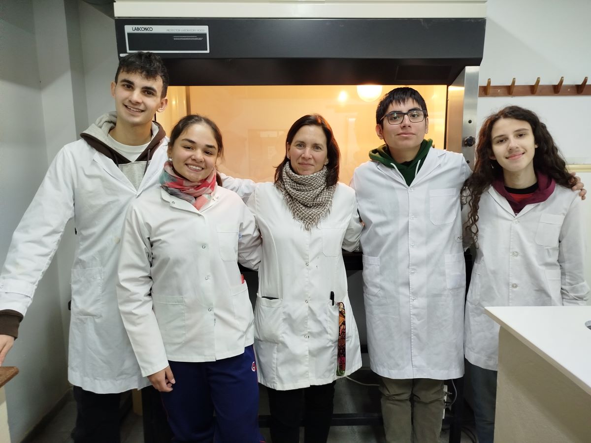 Exactas_UNRC's tweet image. Rumbo a Filipinas: jóvenes argentinos se capacitaron en Exactas para representar al país en la Olimpiada Internacional de Biología
exa.unrc.edu.ar/?p=26324