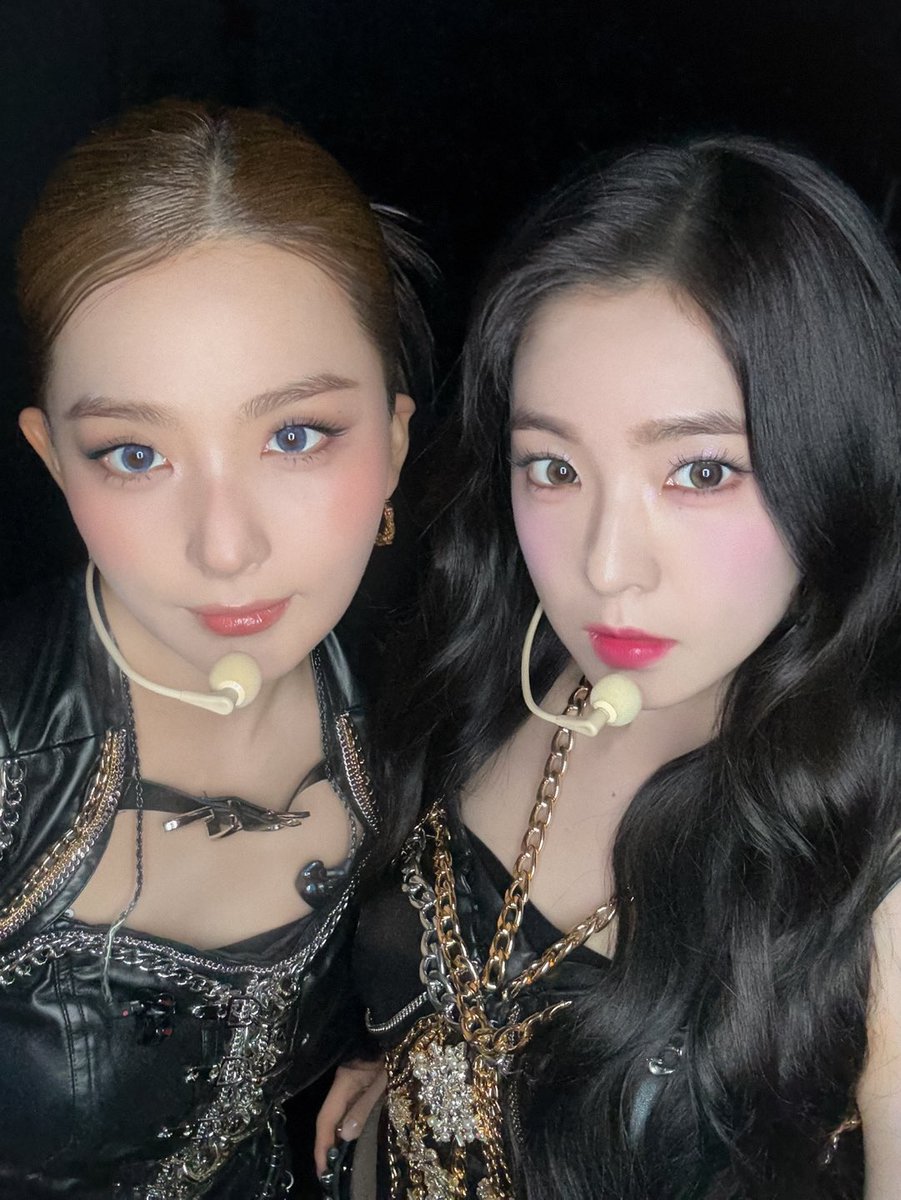 Thank you, #SINGAPORE ReVeluv ✨

#RedVelvet_IRENE_SEULGI 
#레드벨벳_아이린_슬기
#IRENE #아이린 #SEULGI #슬기
#RedVelvet_IRENE_SEULGI_BALANCE
#RedVelvet_IRENE_SEULGI_CONCERT_TOUR