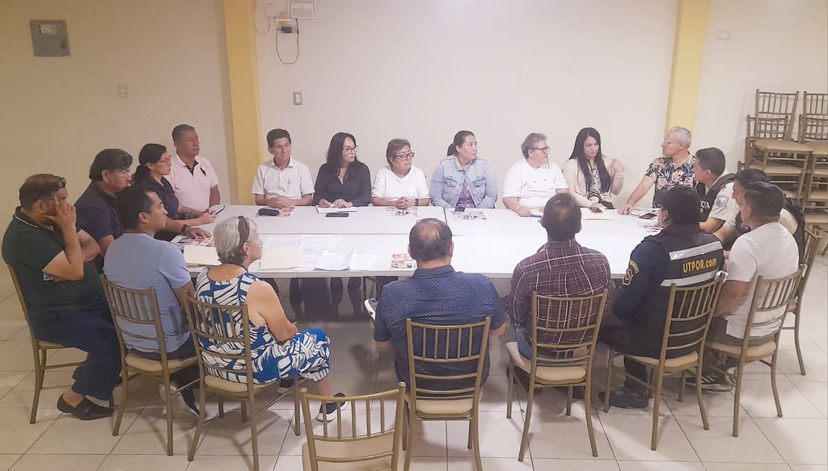 Pormucholote2's tweet photo. Con éxito se llevó a cabo la reunión de  seguridad entre @Presidentes_ML2  presidentes de Paz y coordinadores de #Mucholote2  @PoliciaDMGZona8  subdistrito Orquideas. 

Se lograron acuerdos  puntuales y estrategias conjuntas, para mejorar  la  seguridad en nuestro sector . https://t.co/0LwUnJk7hZ