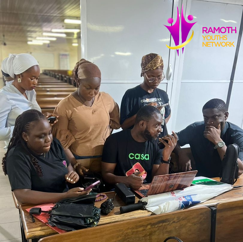 rynetwork's tweet photo. Flashback friday! RYN's Membership Coordinator, Opeyemi Aina conducting a hybrid training  session for new members.
#FlashbackFriday #TrainingSession #HybridLearning #NewMembers #RYNCommunity #MembershipMatters #ProfessionalDevelopment https://t.co/7qUSryBFyy