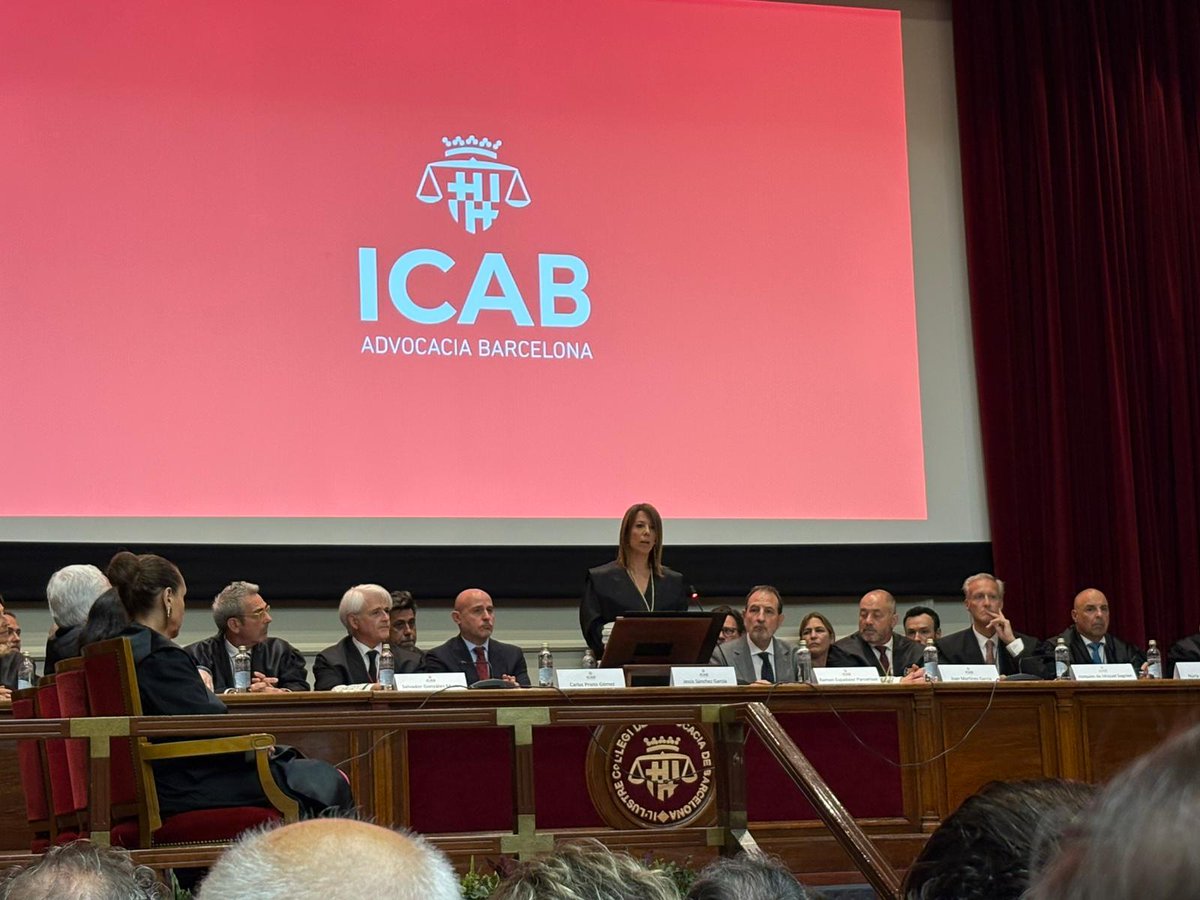 Una representació de la Junta de l'ICPB va assistir ahir a l’acte solemne de presa de possessió de la nova Junta de Govern d'<a href="/ICABarcelona/">ICAB · Advocacia Barcelona</a> liderada per la degana <a href="/crivallejo/">Cristina Vallejo</a> i el vicedegà <a href="/jorge_navarro_1/">Jorge Navarro Massip</a>.