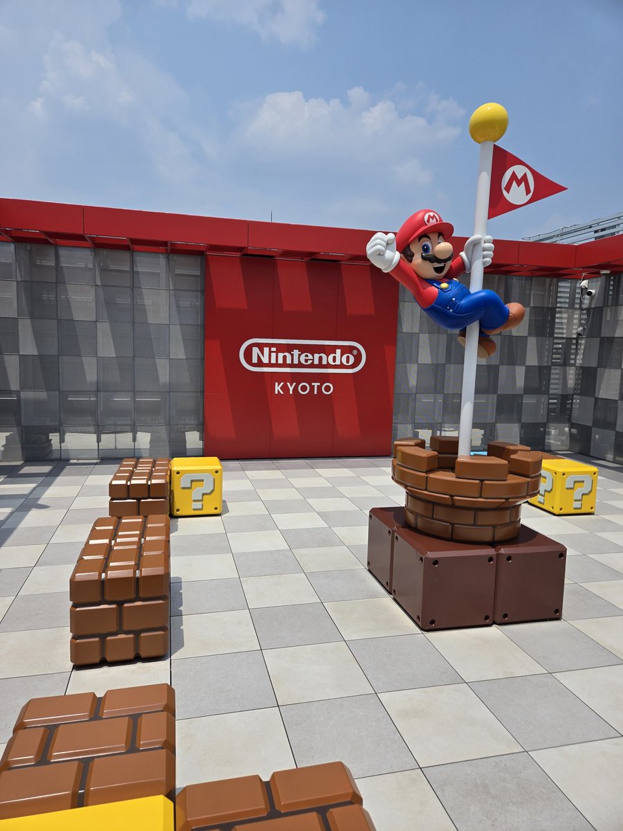 Agentdave7's tweet image. I went to @N_Officialstore in Kyoto and then to @Museum_Nintendo. I made a new friend that really likes Nintendo and Disney also! We tried playing Super Mario Kart using the giant SNES controller.