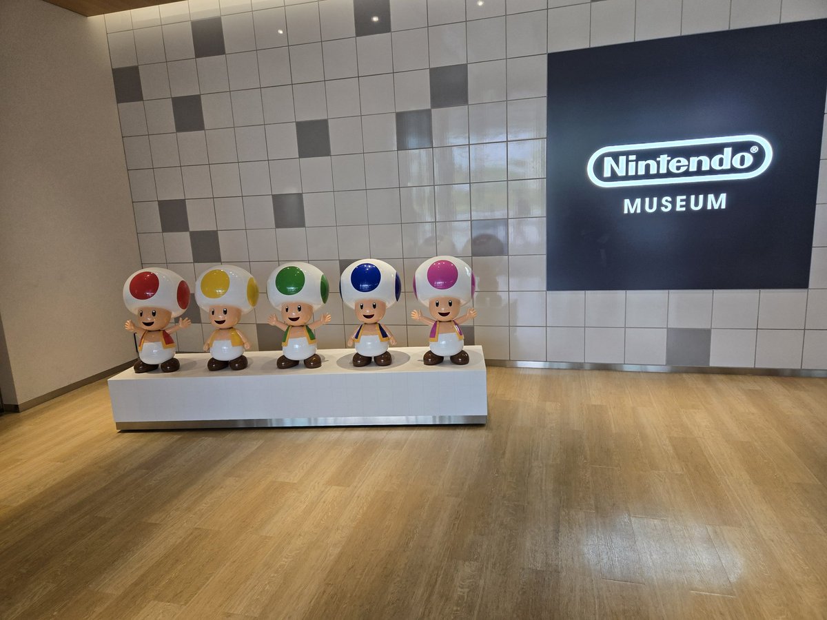 Agentdave7's tweet image. I went to @N_Officialstore in Kyoto and then to @Museum_Nintendo. I made a new friend that really likes Nintendo and Disney also! We tried playing Super Mario Kart using the giant SNES controller.