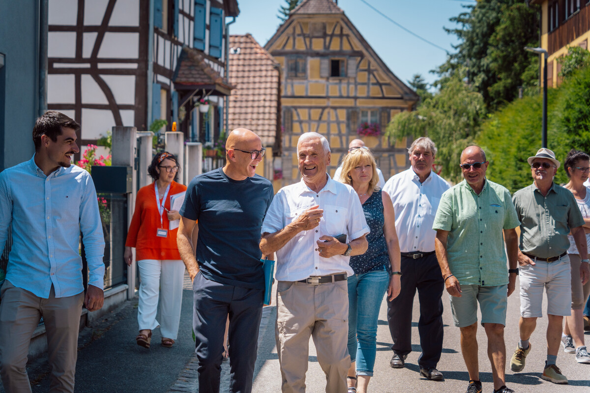 F_Bierry's tweet image. 🚶🚶‍♀️[#TourAlsaceEngagés]
✍️| CARNET DE BORD #Jour22 |
Direction le #Sundgau pour une des dernières étapes de notre grand Tour d'#Alsace, après 3 mois de rencontres avec le tissu associatif alsacien. Ce vendredi, nous étions à @VilleAltkirch et #Durmenach :
facebook.com/bierryfrederic…
