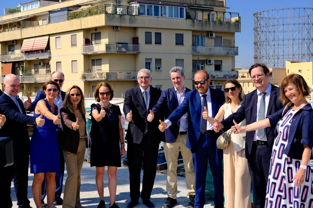 EU_reforms's tweet image. 🇪🇺🇮🇹 #NextGenerationEU impact on the ground in #Rome
🔹turning a warehouse into public housing & community spaces
🔹improving water supply and distribution networks
🔹zero emission buses