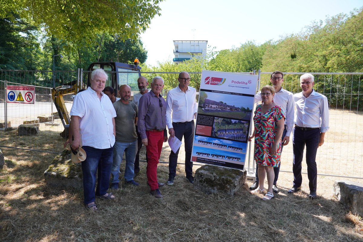 Le projet de construction de 18 maisons sur le site Mars-Mullo, du promoteur Podelhia est lancé. Il y aura 12 maisons en location et  6 en accession à la propriété. <a href="/GillesLeproust/">Gilles Leproust</a>  <a href="/AlexisBraud/">Alexis Braud</a> <a href="/benamarlemans04/">Ben Amar Youssef</a>