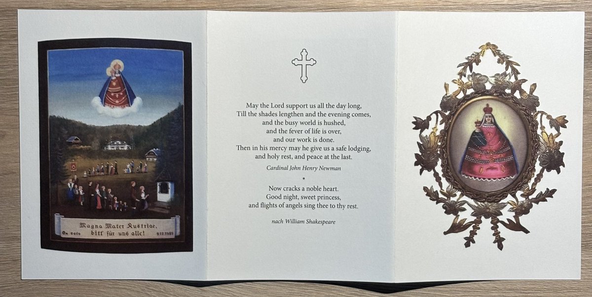 GeertJanssens68's tweet image. 📬 Vandaag in de brievenbus – een vorstelijke herinnering vol stijl, devotie en… fototoestellen.
Nieuw in de collectie: het rouwprentje van Maria Anna Fürstin zu Sayn-Wittgenstein-Sayn, geboren Freifrau von Mayr-Melnhof (1919–2025).
Geboren in Salzburg en overleden op…