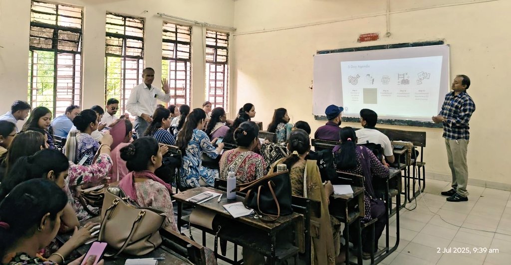 SCERT Delhi's 5-day #NipunSankalp workshops for primary teachers aimed to achieve Foundational Learning for All (FLN)! 
Key milestone: Baseline assessment (pen-paper test) by 18th July. 
Join hands in building a stronger education foundation!

 #EducationForAll 
 #NipunSankalp