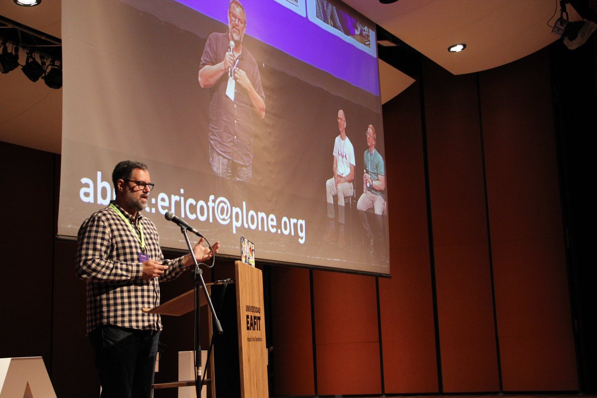 pyconcolombia's tweet image. PyCon talks are officially on! 🐍💬
We’re kicking things off with the keynotes — covering core Python topics like AI, web development, data science and more.
If you’re on-site, check your schedule. If you’re joining online, tune in our live transmission
#PyCon #PyConColombia