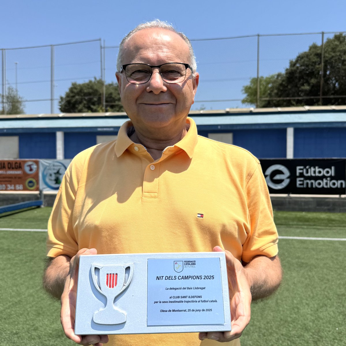UE Sant Ildefons (@uesantildefons) on Twitter photo ðžðð» El directivo José Pablo Sanabria ofrece el ðð£ð¥ðð ð ððŠð£ðððððð, otorgado por parte de la <a href="/FCF_CAT/">Federació Catalana de Futbol</a>, a la inestimable trayectoria de la <a href="/uesantildefons/">UE Sant Ildefons</a> en el fútbol catalán ð
ð ¡MUY TOP! Continuem treballant! ðð»
#YoSoyDelSani ð ðžðð» El directivo José Pablo Sanabria ofrece el ðð£ð¥ðð ð ððŠð£ðððððð, otorgado por parte de la <a href="/FCF_CAT/">Federació Catalana de Futbol</a>, a la inestimable trayectoria de la <a href="/uesantildefons/">UE Sant Ildefons</a> en el fútbol catalán ð
ð ¡MUY TOP! Continuem treballant! ðð»
#YoSoyDelSani ð
