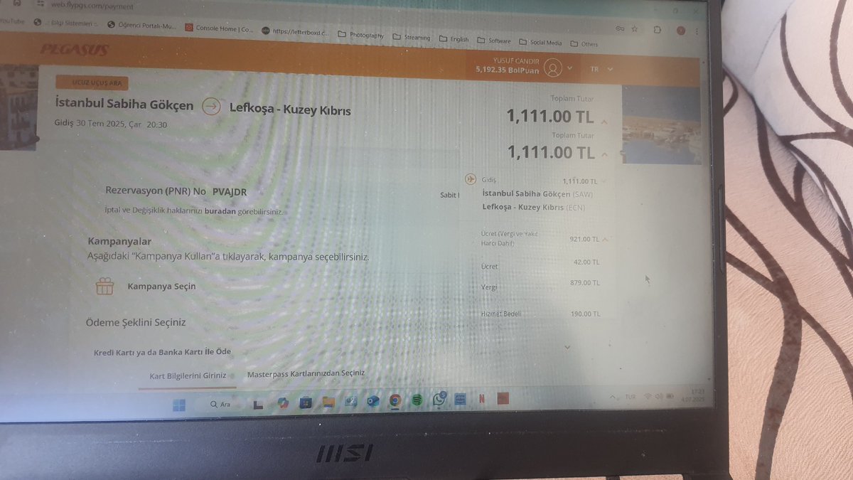 Olum ucak bileti 1100 lira zaten bunun nasil 900 lirasi vergi olabilir ya kafayi yicem