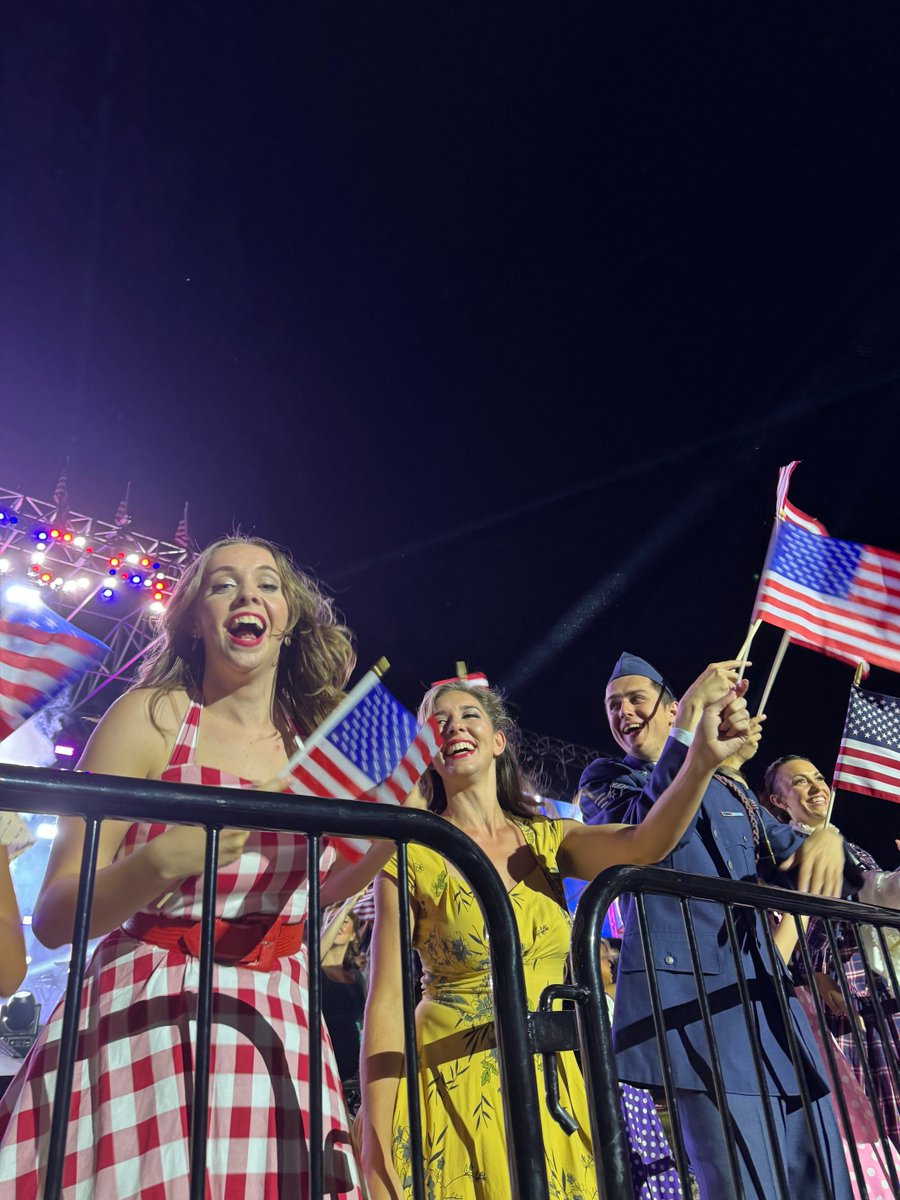 🇺🇸 Happy 4th of July!

Our Theatre students lit up the stage at Rocklin’s Celebrate America last weekend—what a show!

📸: Katelyn Madsen

#JessupU #CelebrateAmerica #4thOfJuly #RocklinCA #JessupTheatre #IndependenceDay