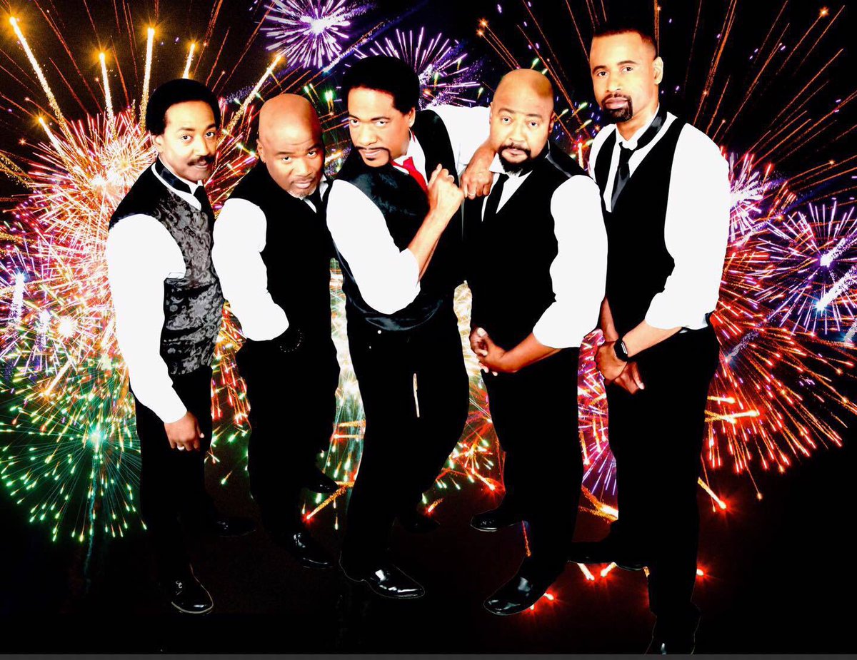 Brian O’Neal and The BusBoys send Independence Day, Rock &amp; Roll goodness to one and all! Roll!!
B #busboys #rocknroll #rockandroll #whiskyagogo #independenceday #IndependenceDay