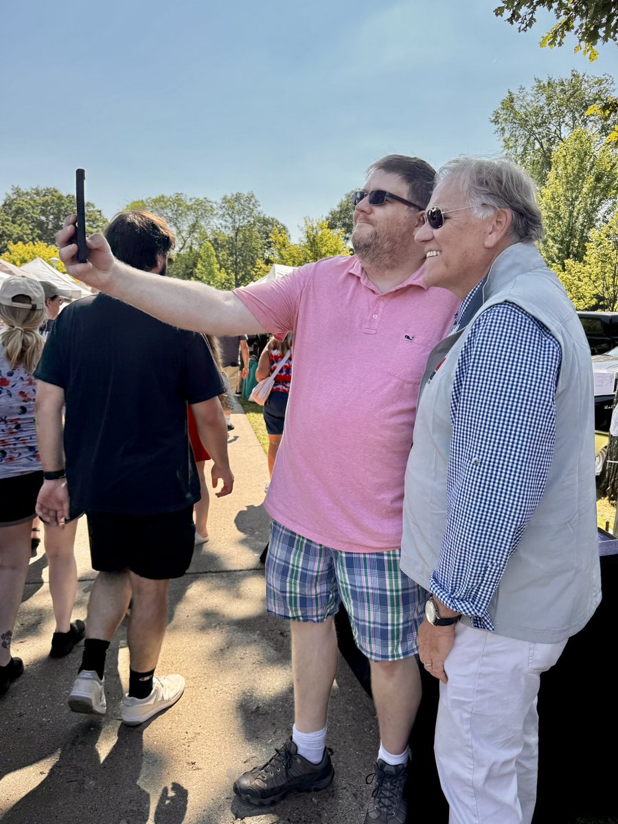MikeRogersForMI's tweet image. Celebrating FREEDOM with friends at the Clawson Carnival! 🇺🇸