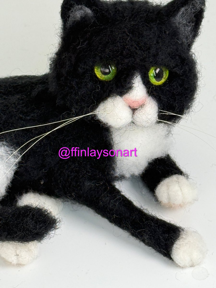 ffinlaysonart's tweet image. A needle felted cat portrait which reached its new home today