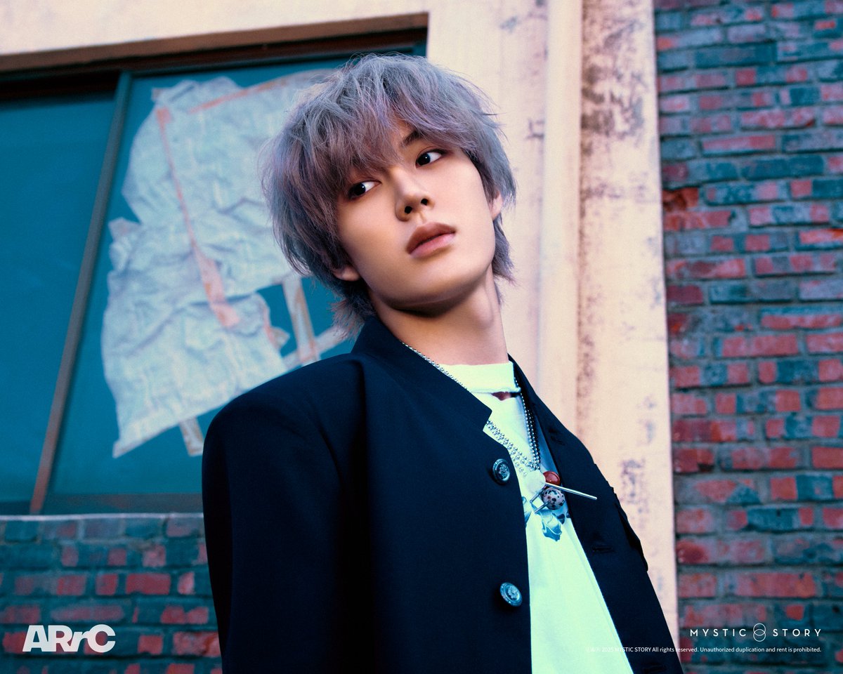 ARrC (아크) [𝗛𝗢𝗣𝗘] Photo Drop #3
#CHOIHAN #최한

ARrC the 3rd mini album [𝗛𝗢𝗣𝗘] 
👹2025.07.16 WED 6PM KST

#ARrC #아크 
#HOPE
#COMEBACK #250716_6PM