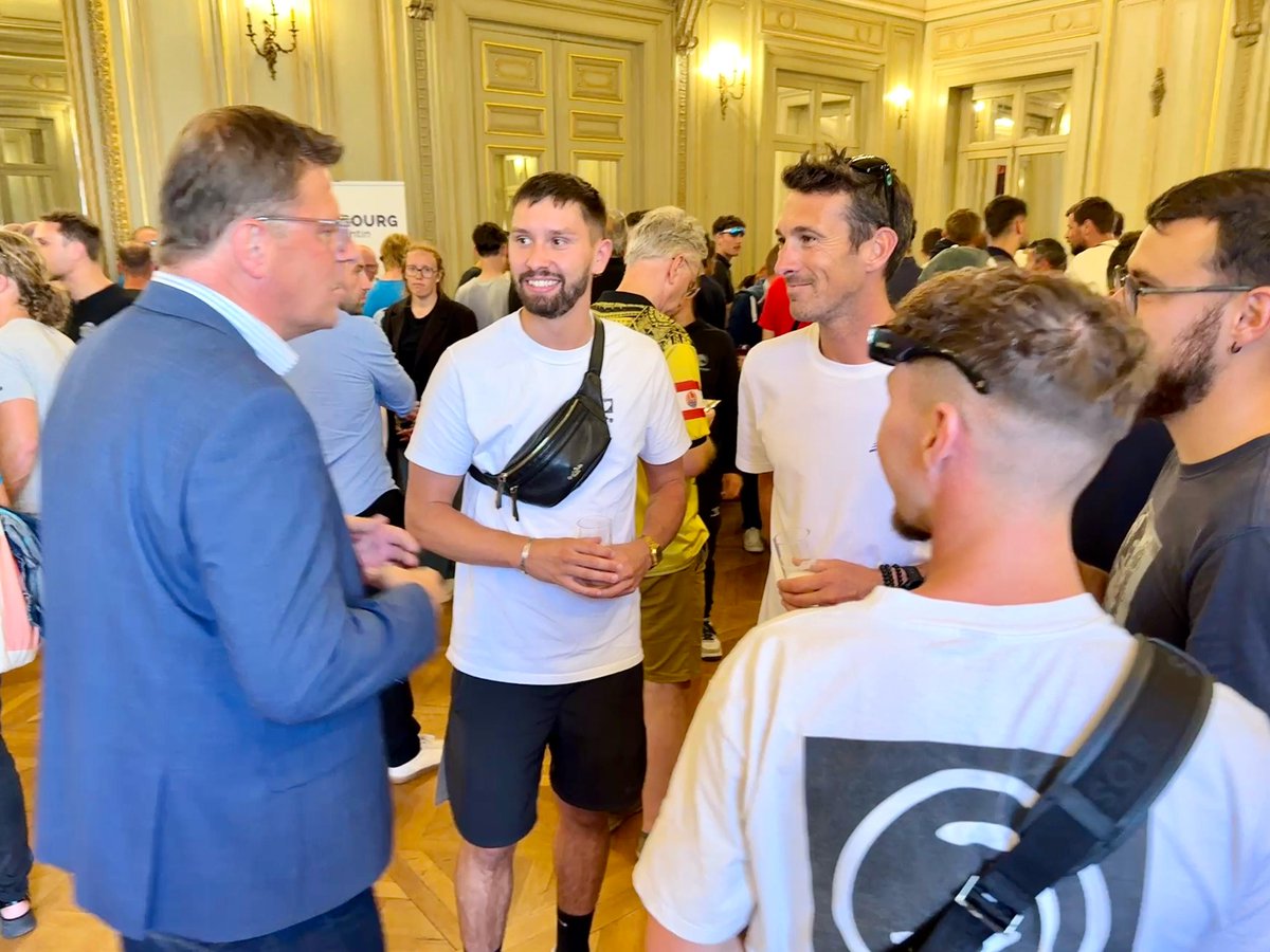 🏅🏆 Mercredi soir, <a href="/ArriveBenoit/">Arrivé Benoît</a> recevait les clubs sportifs de la Ville qui ont accédé à des divisions supérieures cette saison et dont les athlètes ont glané des médailles dans les compétitions régionales et nationales. Et ils étaient nombreux 😊 Bravo à tous nos champions 👏