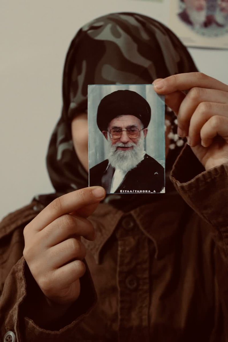 taardaast's tweet image. دختر بودن یعنی…|
دختر بودن یعنی تو دل رسانه هم بشی "مدافع"...
مدافع ارزش، مدافع ایمان.
یه فالو، یه قدم کنار من.
#حمایت_انقلابی
#فالوبک_تضمینی