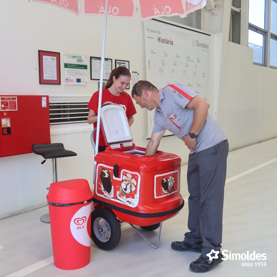 🍦At Simoldes, summer tastes even better!
We celebrated the season with OLÁ ice creams to thank our teams for their dedication.
A sweet moment full of joy, flavor, and team spirit—because work should feel good too! 🌞