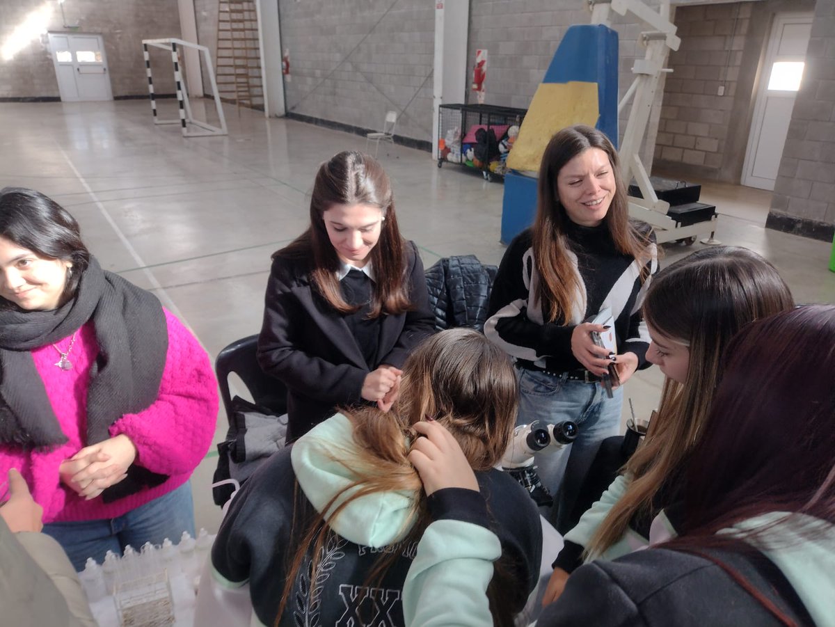 Exactas_UNRC's tweet image. La Facultad de Ciencias Exactas, Físico-Químicas y Naturales de la UNRC participó en las Expo Académicas de La Carlota y General Deheza, brindando información sobre su oferta educativa y compartiendo experiencias científicas con estudiantes de nivel medio.
exa.unrc.edu.ar/exactas-compar…