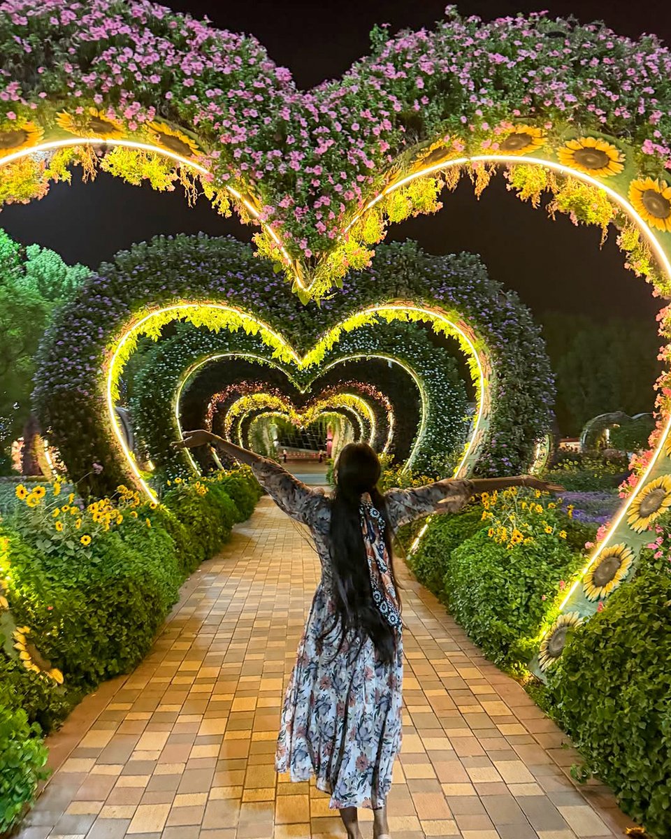 Dubai Miracle Garden tweet media