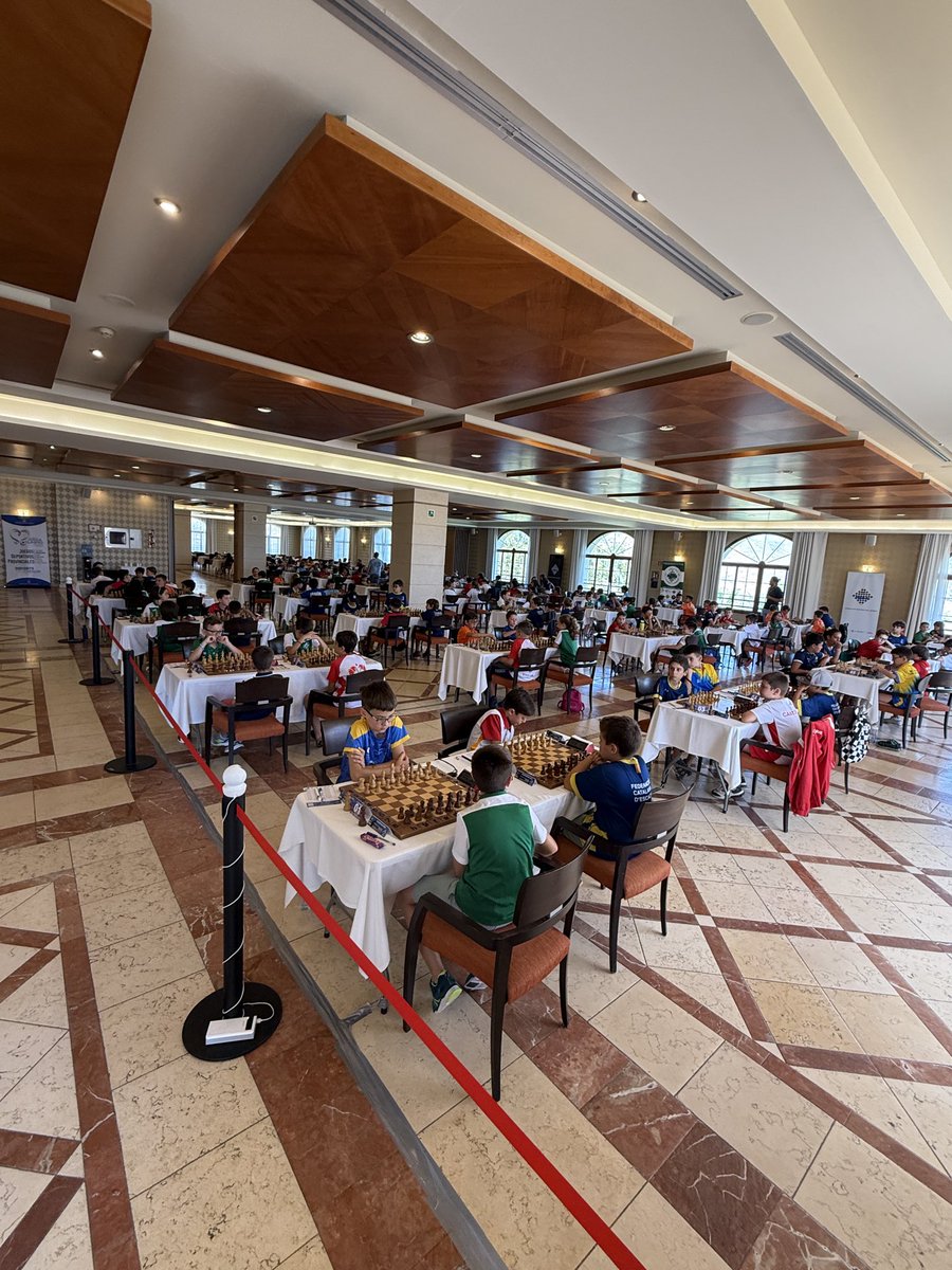 echaguen's tweet image. Comienza la quinta  ronda en el Campeonato de España sub 10 en Vícar (Almería) Cuatro jugadores con 4/4: Timotei Demchenko, Pablo Guirado , Javier Juan Miguel y Marc Carbonell, que se enfrentan entre sí en mesas 1 y 2. ⁦@hotelenvialmeri⁩ ⁦@AjedrezEspanola⁩