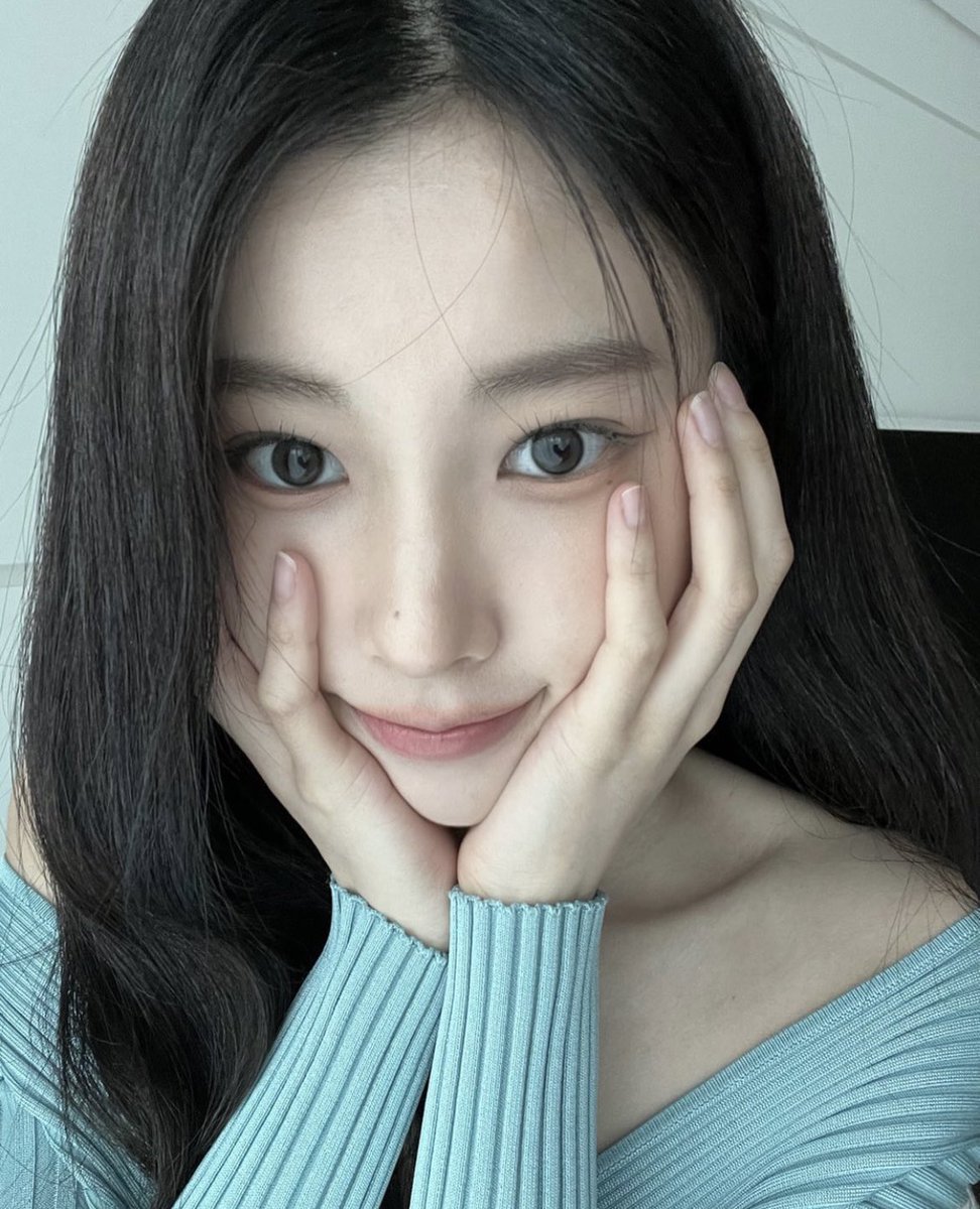 IZONE 出身 #カンヘウォン、誕生日おめでとう🎊🎂🎉 99年7月5日生まれ