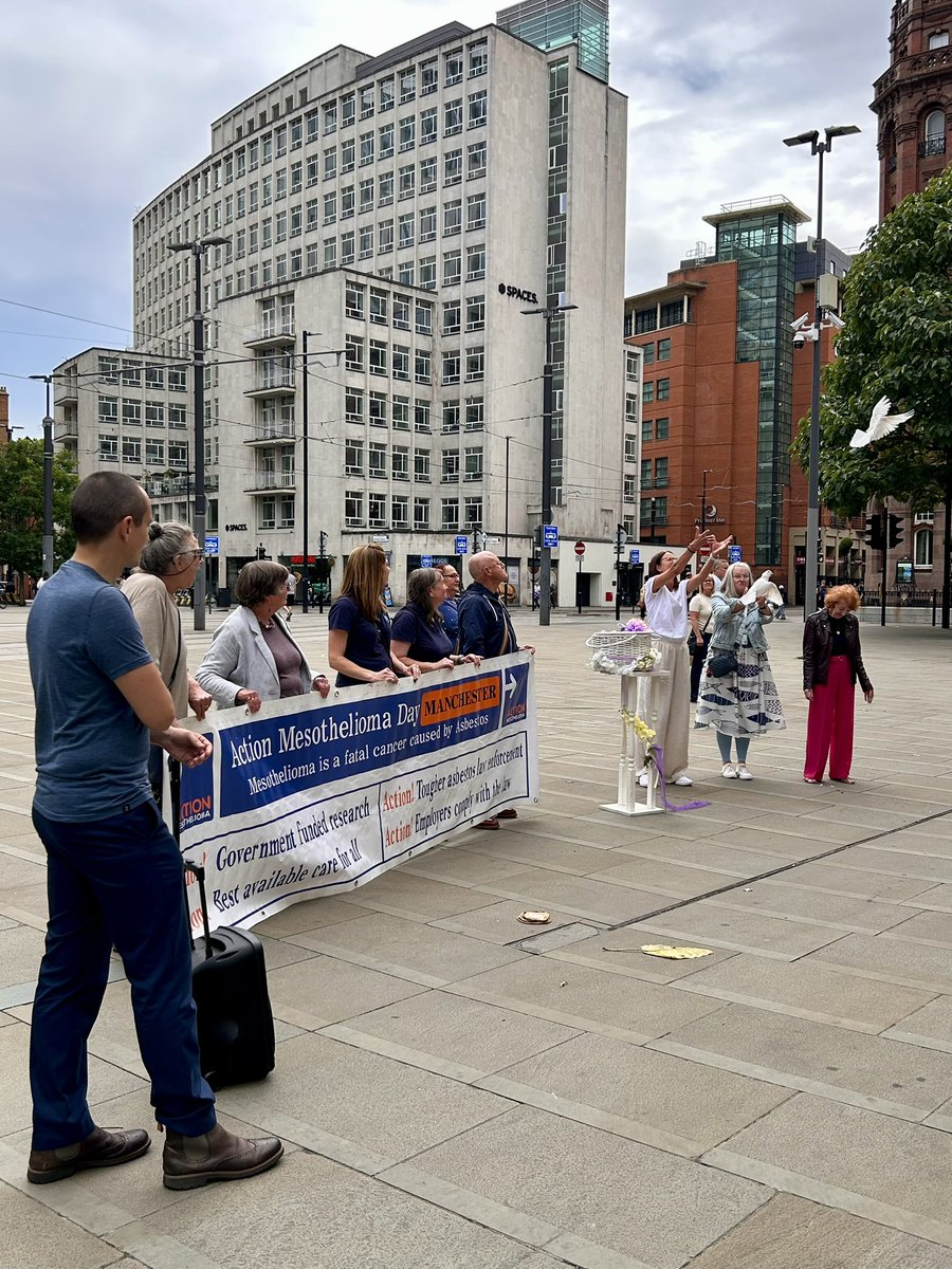 Mesothelioma UK Research Centre - Sheffield (@meso_sheffield) on Twitter photo Today on @AMD2025 <a href="/_bethanytaylor/">Bethany Taylor</a> joined the amazing <a href="/AsbestosGMAVSG/">GMAVSG Asbestos</a> to talk about our research centre and the work we are doing to evidence the dangers of asbestos in public buildings. #AsbestosForum #goblueformeso Today on @AMD2025 <a href="/_bethanytaylor/">Bethany Taylor</a> joined the amazing <a href="/AsbestosGMAVSG/">GMAVSG Asbestos</a> to talk about our research centre and the work we are doing to evidence the dangers of asbestos in public buildings. #AsbestosForum #goblueformeso