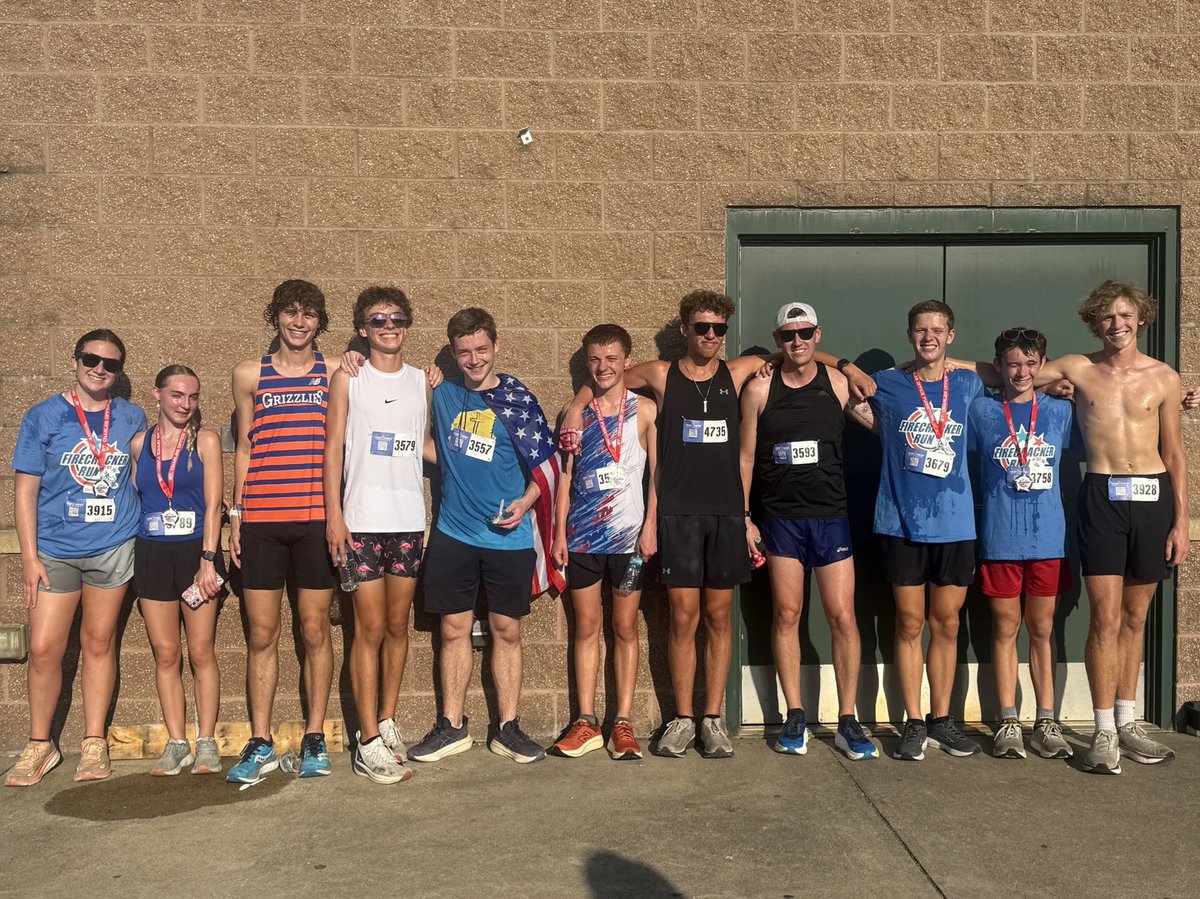 northpointxctf's tweet image. A great start to our 4th of July weekend! Congrats to all our Grizzlies past and present who raced at the O’Fallon Firecracker 5K today! #RunLikeAGrizzly #CHIPS