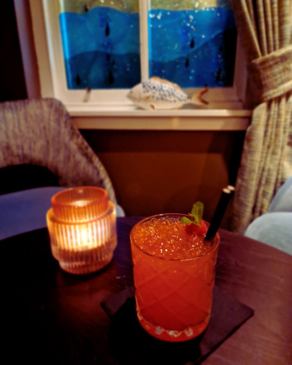 Gamba_Glasgow's tweet photo. Our Cocktail of the Week is a Strawberry Rose Bramble - Gin, lemon, strawberry, rosé!  #gambaglasgow #restaurant #cocktail #glasgowrestaurant #seafoodrestaurant #raiseyourglass #cheerstoyou #weekend #cocktails #fun #glasgow #mocktails #winelist #goodtimes #weekendvibes 🍓 https://t.co/Kj7dCbyAdz