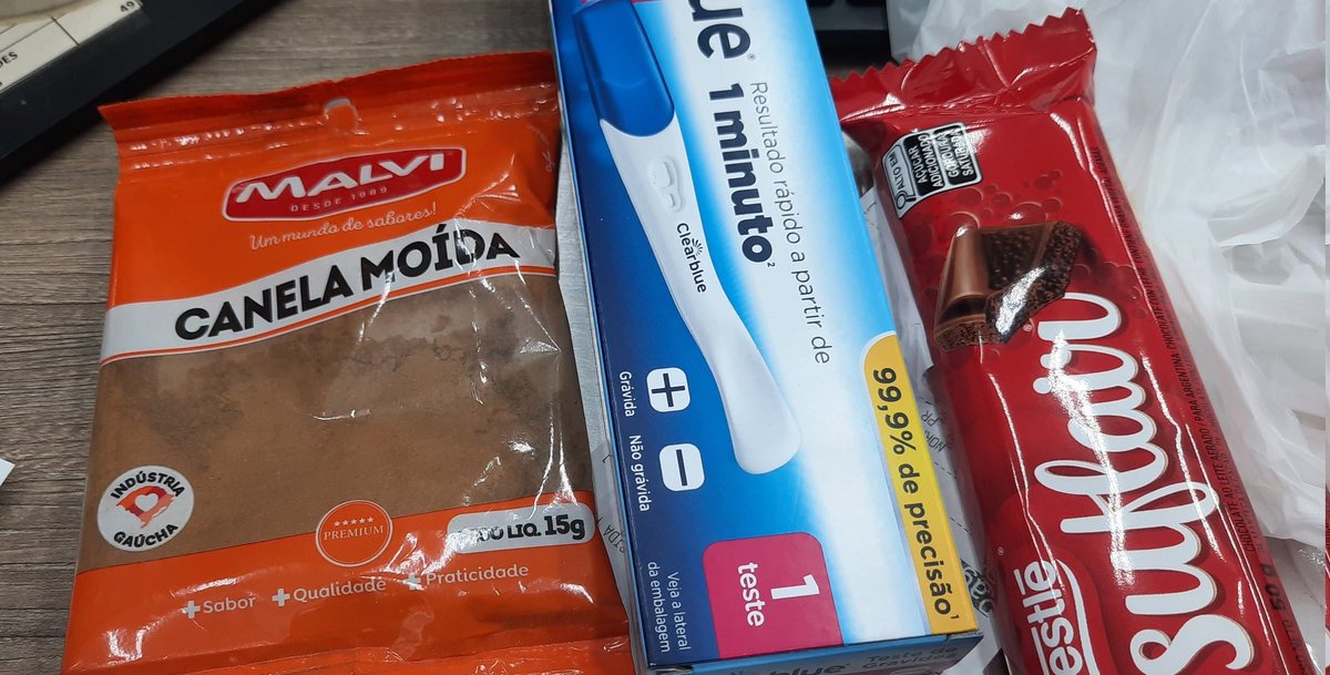michelewsz's tweet image. moça que pediu canela e teste de gravidez pelo ifood, por favor me diz se deu positivo ou negativo e o que você fez com a canela