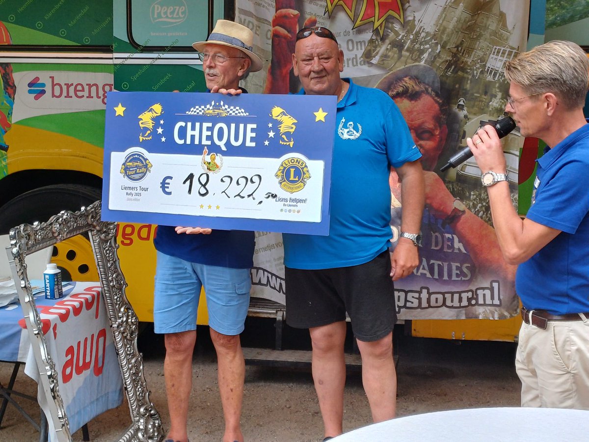 Arnhem Direct (@arnhemdirect) on Twitter photo Lionsclub De Liemers heeft met de jaarlijkse autorally dit jaar voor <a href="/omejoopstour/">Ome Joop's Tour</a> het geweldige bedrag van ruim 18.000 euro opgehaald.
omejoopstour.nl/nieuws/lionscl…
De ronde van dit jaar start zondag 20 juli met Rondje Nederland in <a href="/Openluchtmuseum/">Openluchtmuseum</a>.
#arnhem #ditisarnhem #ojt2025 Lionsclub De Liemers heeft met de jaarlijkse autorally dit jaar voor <a href="/omejoopstour/">Ome Joop's Tour</a> het geweldige bedrag van ruim 18.000 euro opgehaald.
omejoopstour.nl/nieuws/lionscl…
De ronde van dit jaar start zondag 20 juli met Rondje Nederland in <a href="/Openluchtmuseum/">Openluchtmuseum</a>.
#arnhem #ditisarnhem #ojt2025