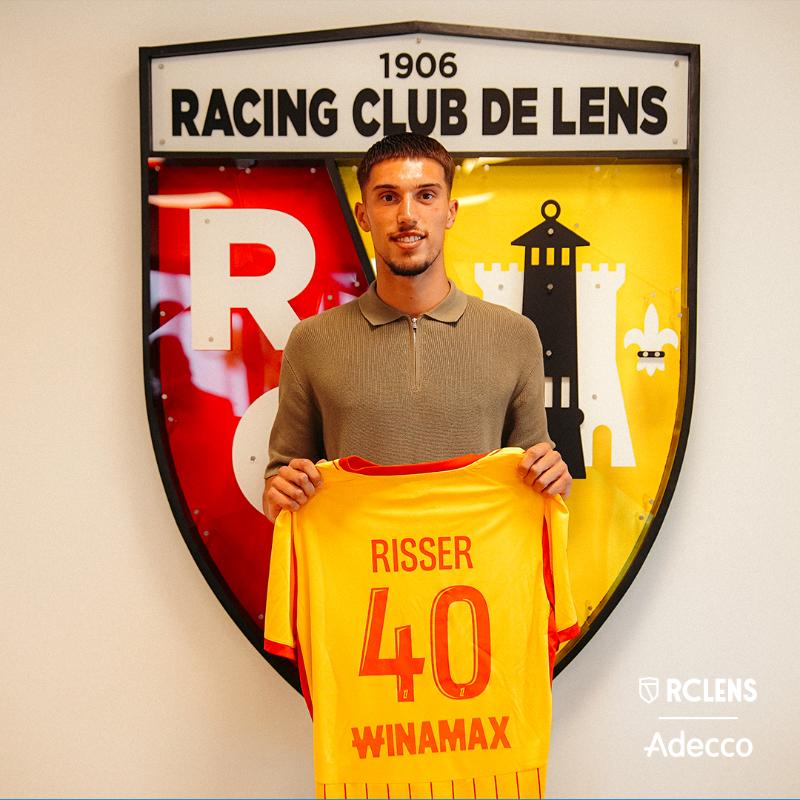 RCLens's tweet photo. Dernier rempart, première recrue 🧤

À 20 ans, Robin Risser s’est construit un parcours riche, jalonné d’expériences formatrices et remarquées. Appelé à endosser le rôle de numéro 1, le talentueux gardien international Espoirs français a paraphé jusqu’en 2030. ✍️

#Risser2030