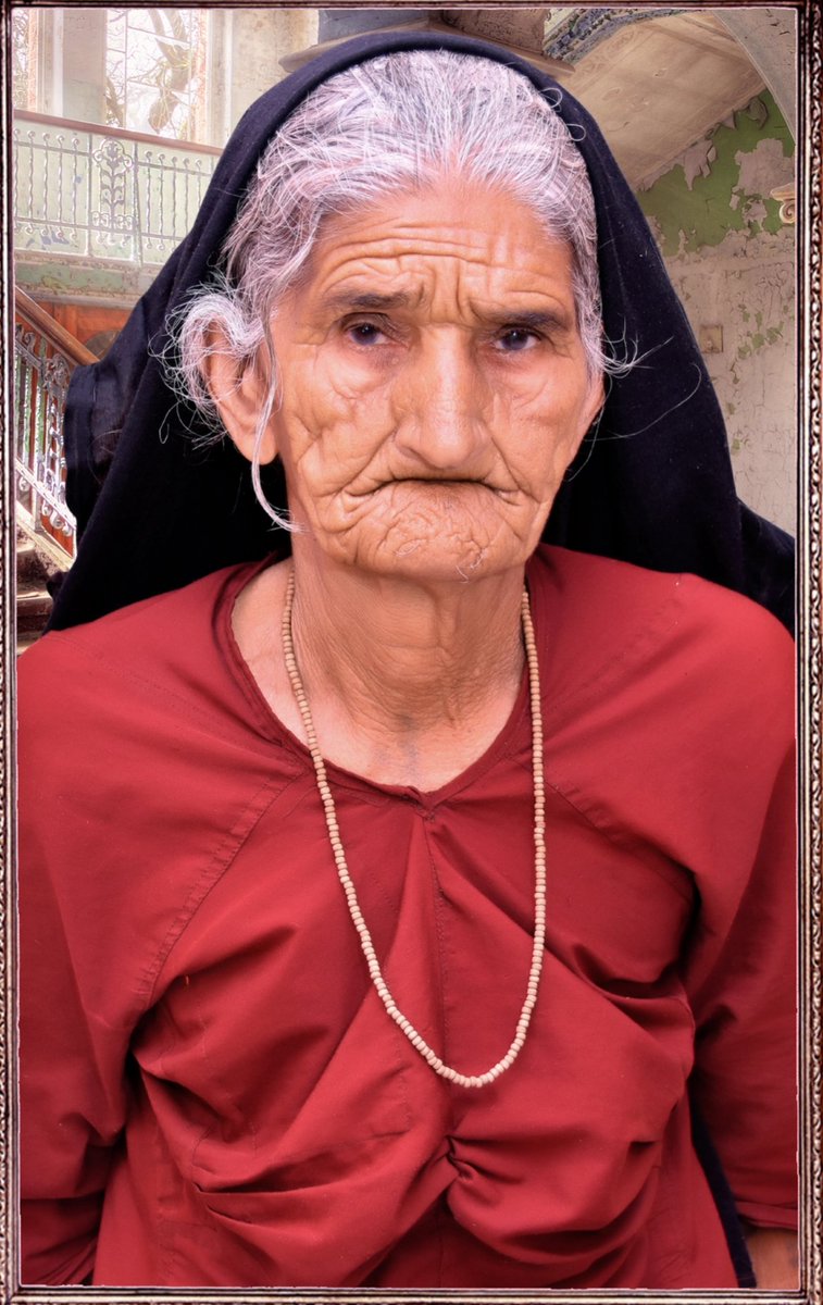 મહાણે ( સ્મશાને ) ગયા પછી પાછા ન આવે કોઈ એની તારા ધામ માંજ જગ્યા હોઈ

એને તુ સદ ગતી દેજે શામળા 

#દાદીમાઁ