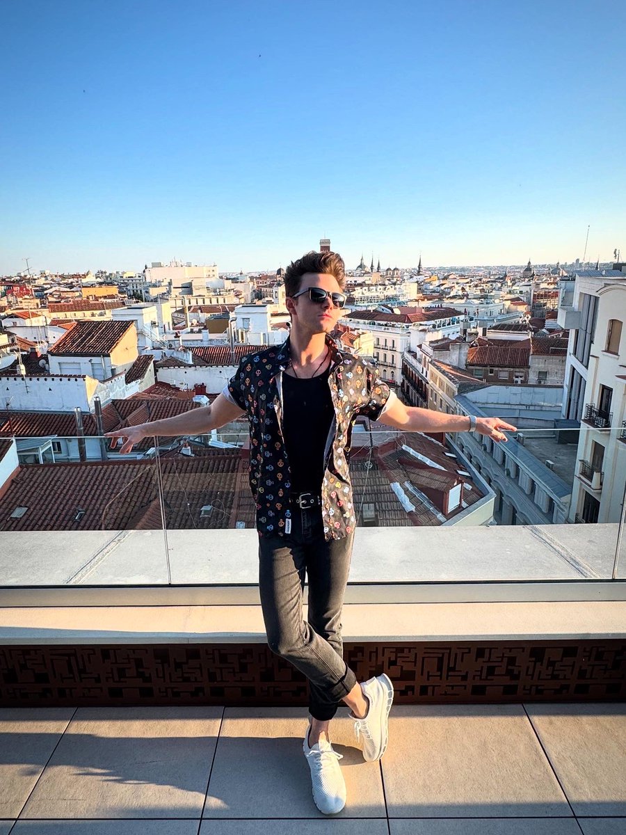 chriscolfer's tweet image. Madrid 🇪🇸