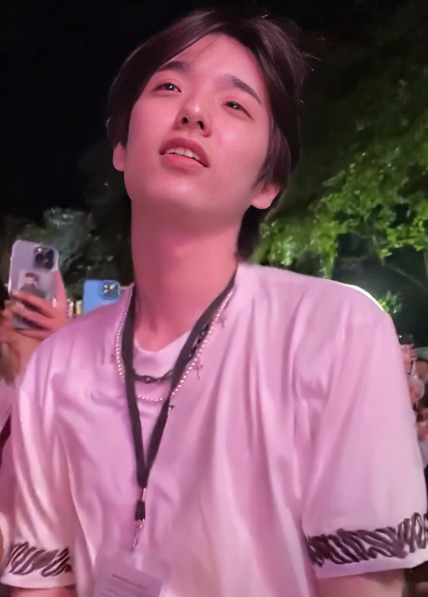 pepapepi72's tweet image. how good the Indonesian air is for him 🤍🤍🤍🤍🤍
Cr.bucindeisikk
#eaj1
#canwejustpause
#eaJ1EP
#prambananjazz2025
@eaJPark