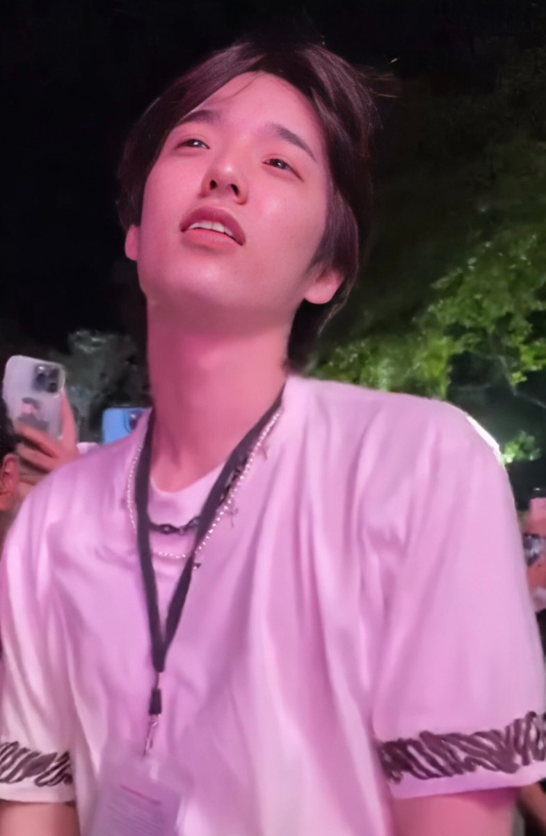pepapepi72's tweet image. how good the Indonesian air is for him 🤍🤍🤍🤍🤍
Cr.bucindeisikk
#eaj1
#canwejustpause
#eaJ1EP
#prambananjazz2025
@eaJPark