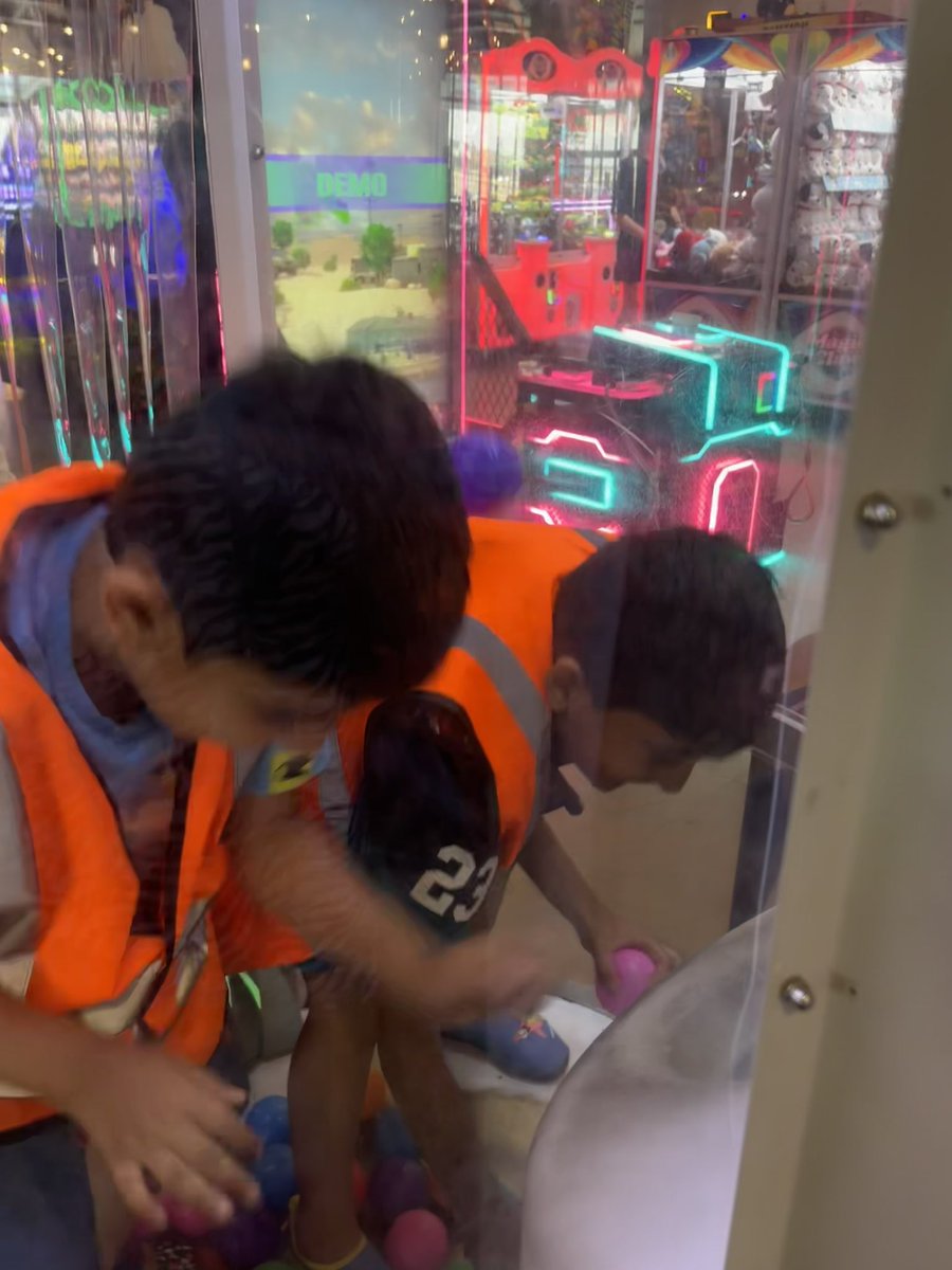 Samantha Hudson tweet media