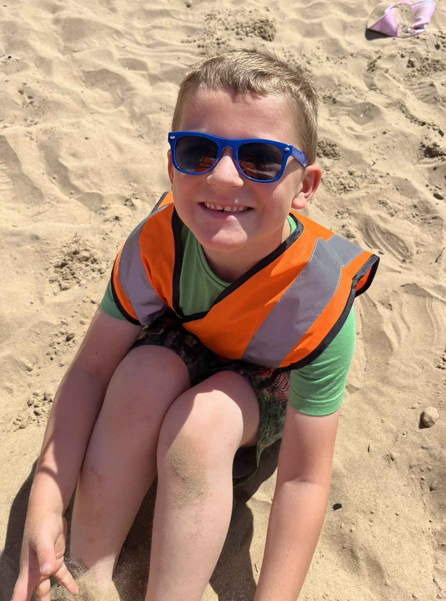 Samantha Hudson tweet media